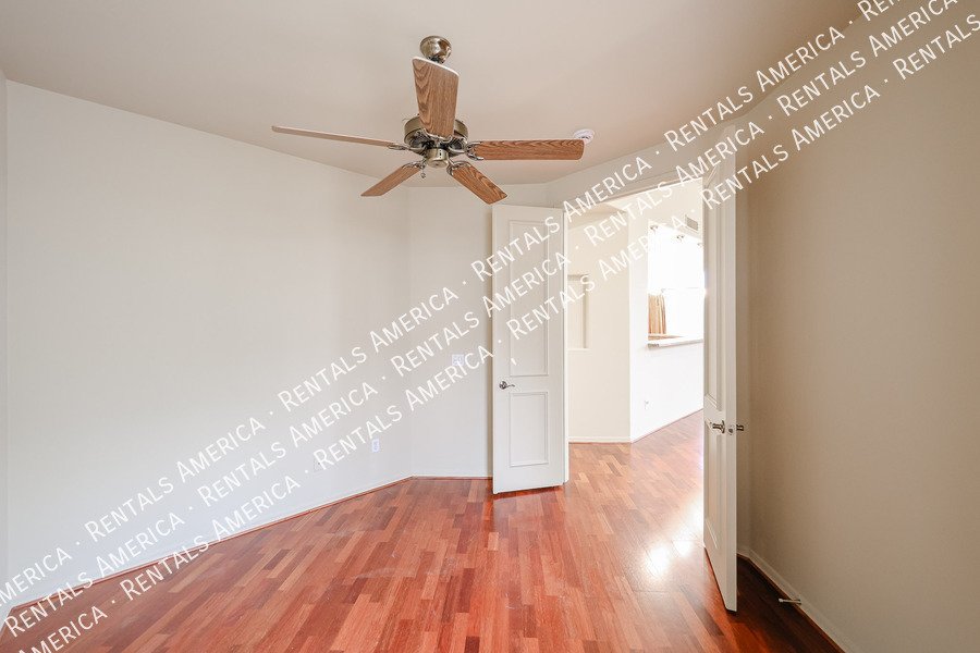 Available Now 2 Bed Plus Den 2 Bath Condo property image