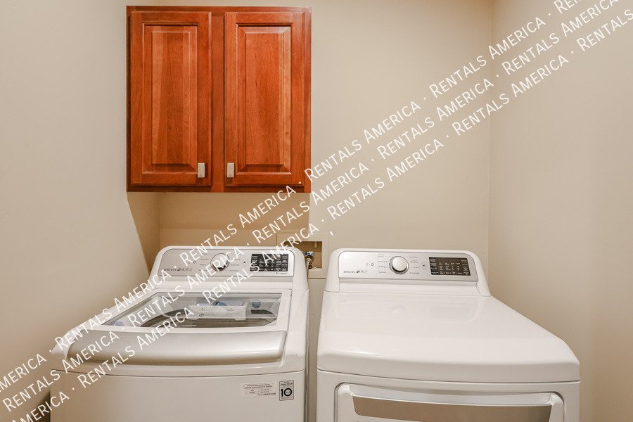 Available Now 2 Bed Plus Den 2 Bath Condo property image