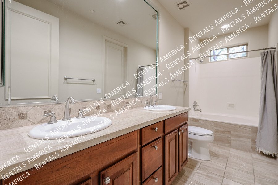 Available Now 2 Bed Plus Den 2 Bath Condo property image