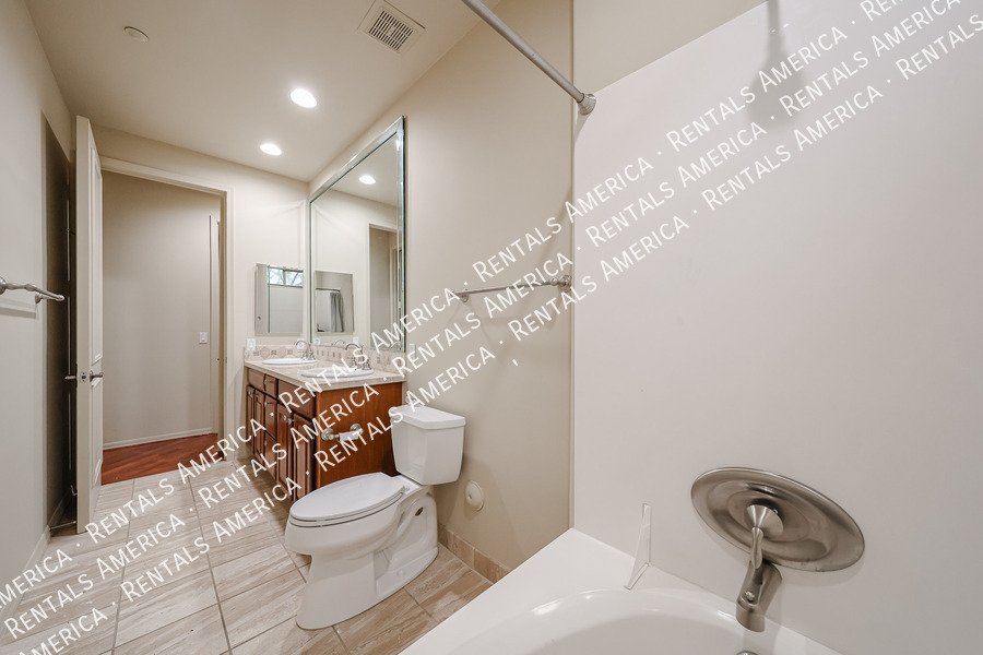 Available Now 2 Bed Plus Den 2 Bath Condo property image