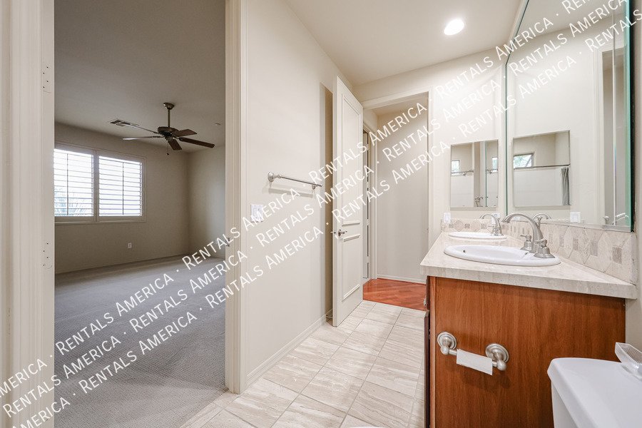 Available Now 2 Bed Plus Den 2 Bath Condo property image