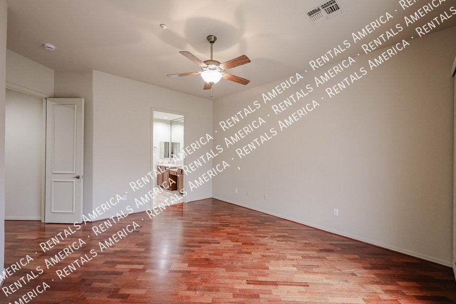 Available Now 2 Bed Plus Den 2 Bath Condo property image