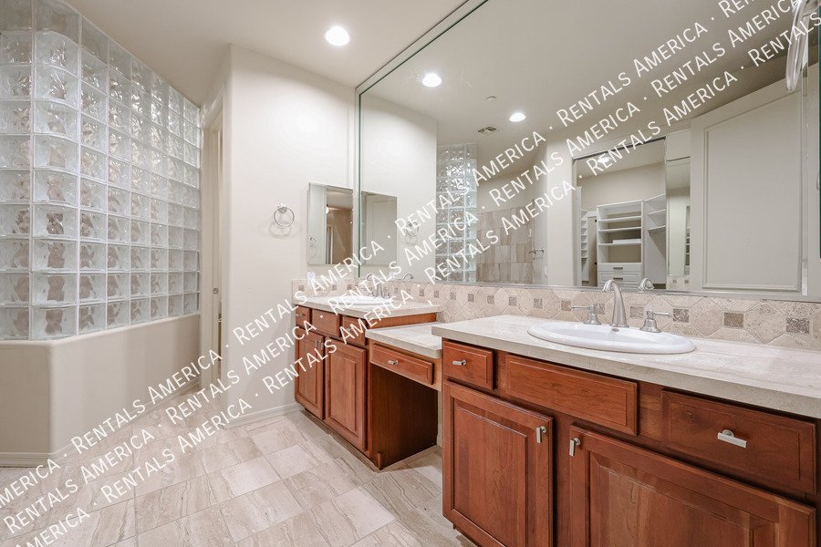 Available Now 2 Bed Plus Den 2 Bath Condo property image