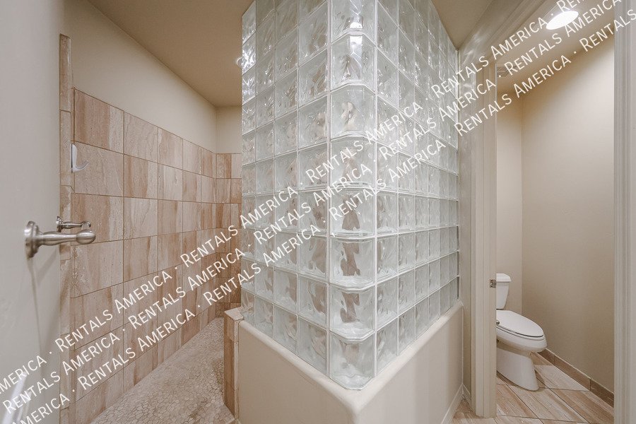 Available Now 2 Bed Plus Den 2 Bath Condo property image