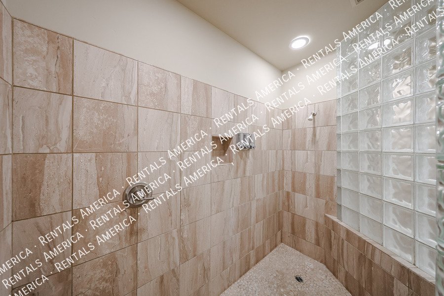 Available Now 2 Bed Plus Den 2 Bath Condo property image