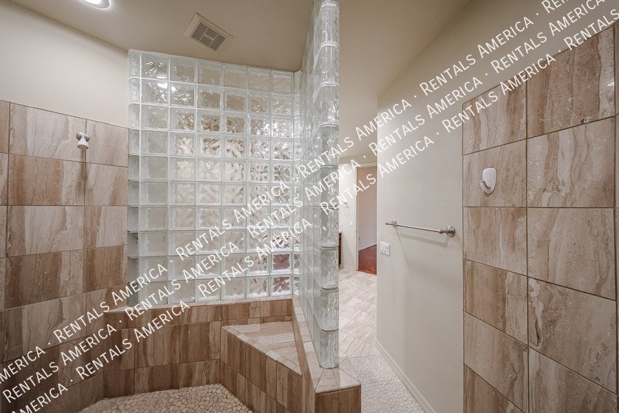 Available Now 2 Bed Plus Den 2 Bath Condo property image