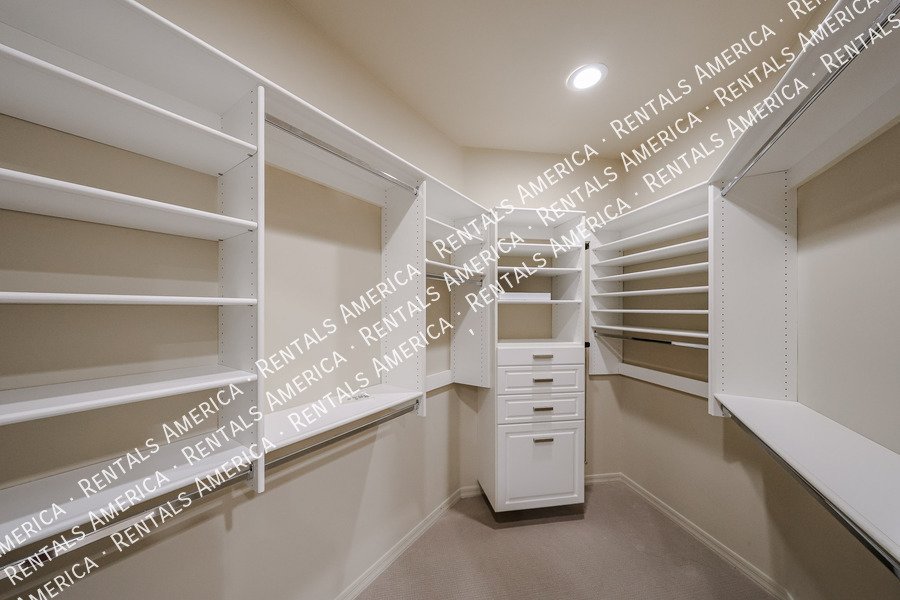 Available Now 2 Bed Plus Den 2 Bath Condo property image