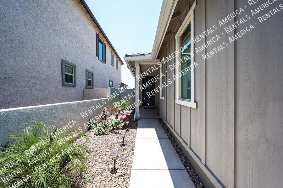 Upgraded 4 Bedroom Home with Private Guest Suite in Harvest property image