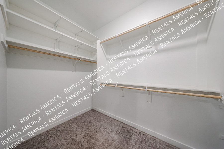 Upgraded 4 Bedroom Home with Private Guest Suite in Harvest property image