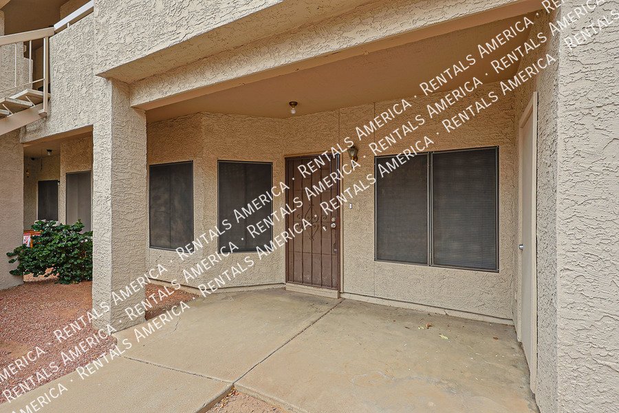 MOVE IN READY 2 BEDROOM property image