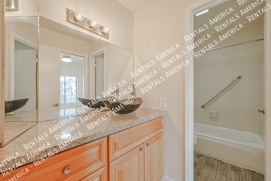 MOVE IN READY 2 BEDROOM property image
