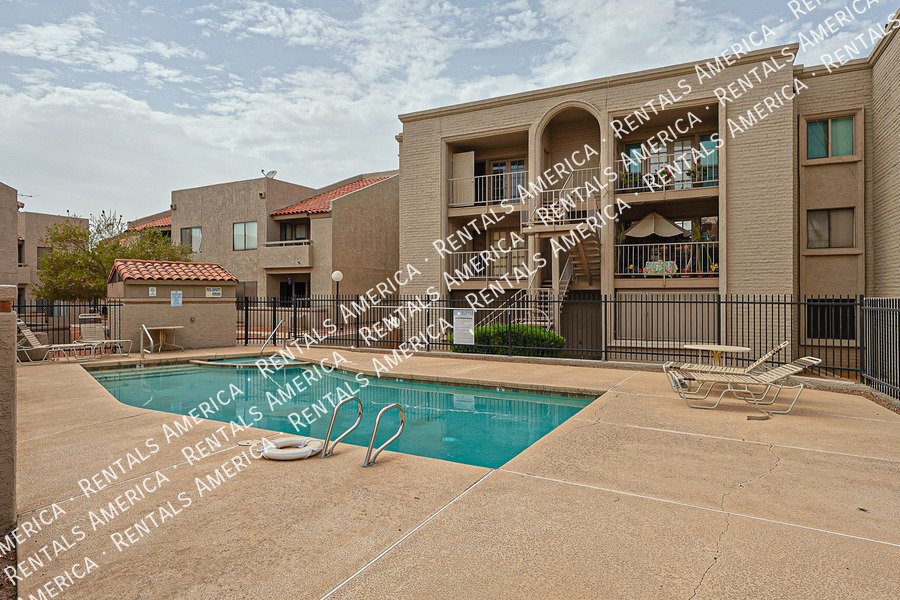 MOVE IN READY 2 BEDROOM property image