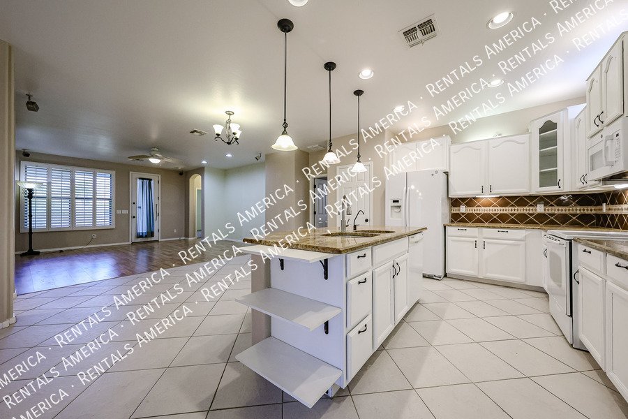 Spacious 4 Bedroom Home in Rancho Bella Vista South property image
