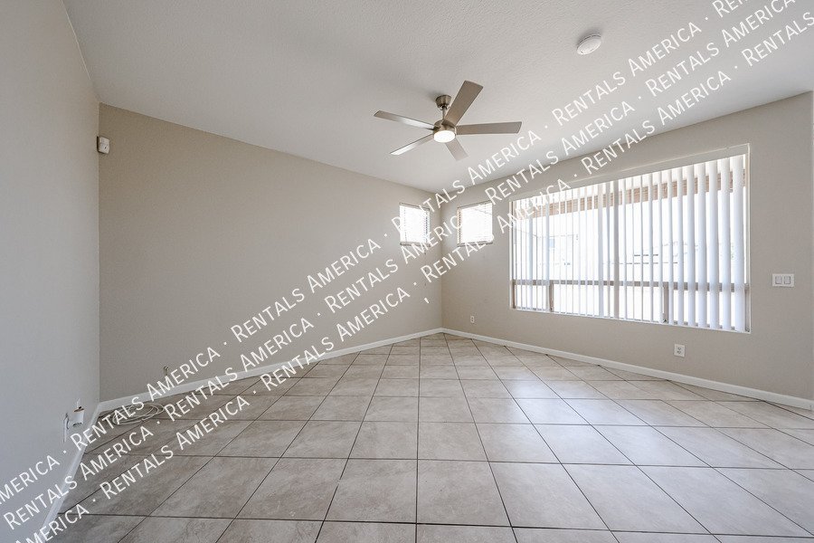3825 S 60th Dr property image