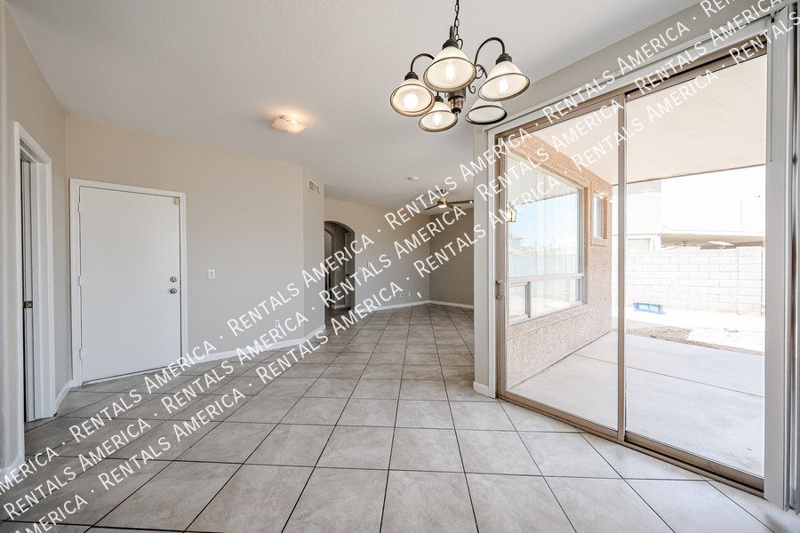 3825 S 60th Dr property image