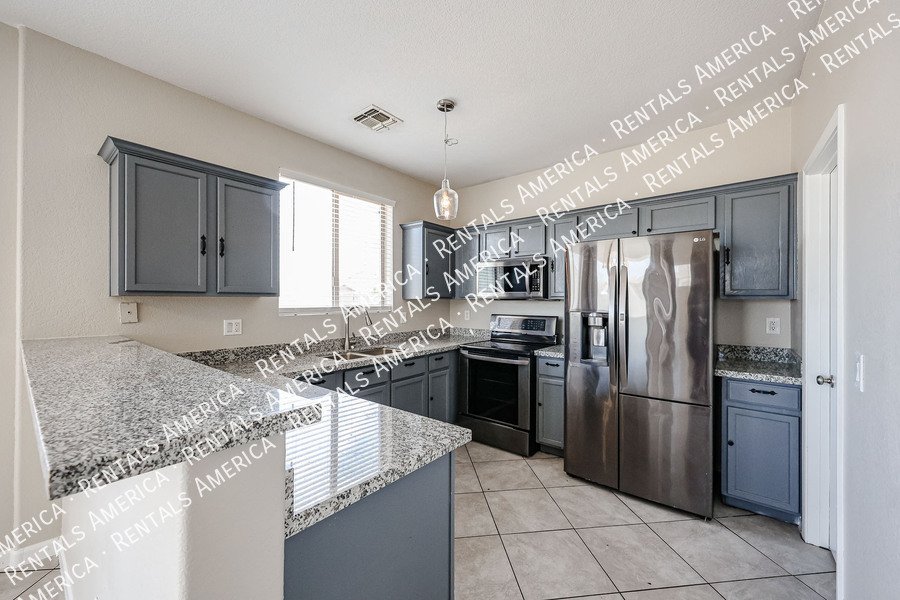3825 S 60th Dr property image
