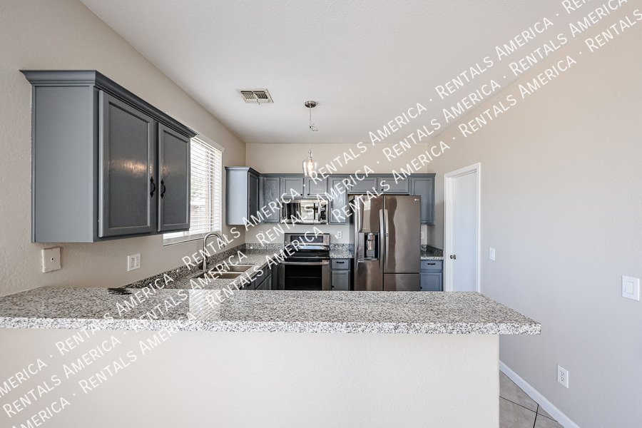 3825 S 60th Dr property image