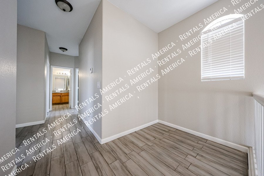 3825 S 60th Dr property image