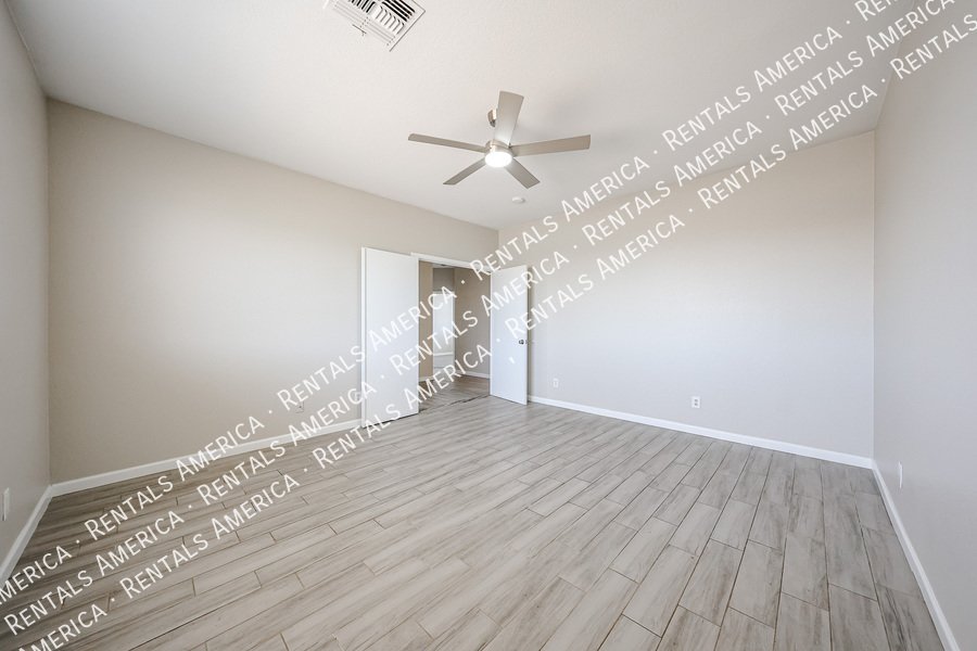 3825 S 60th Dr property image