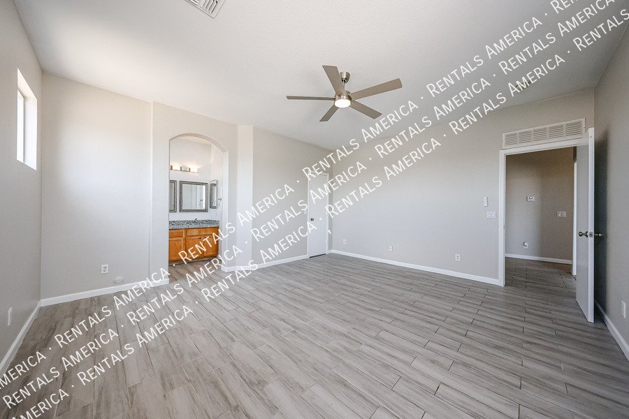 3825 S 60th Dr property image