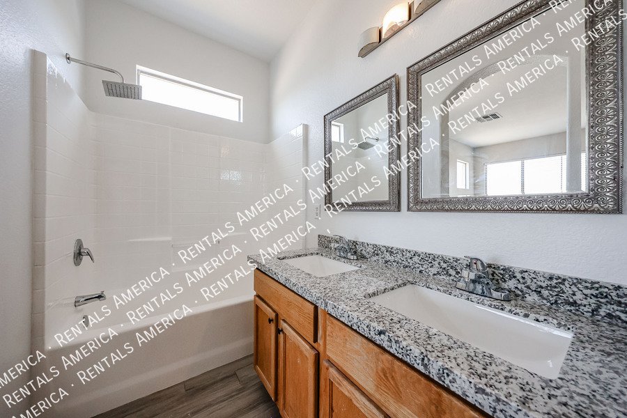 3825 S 60th Dr property image