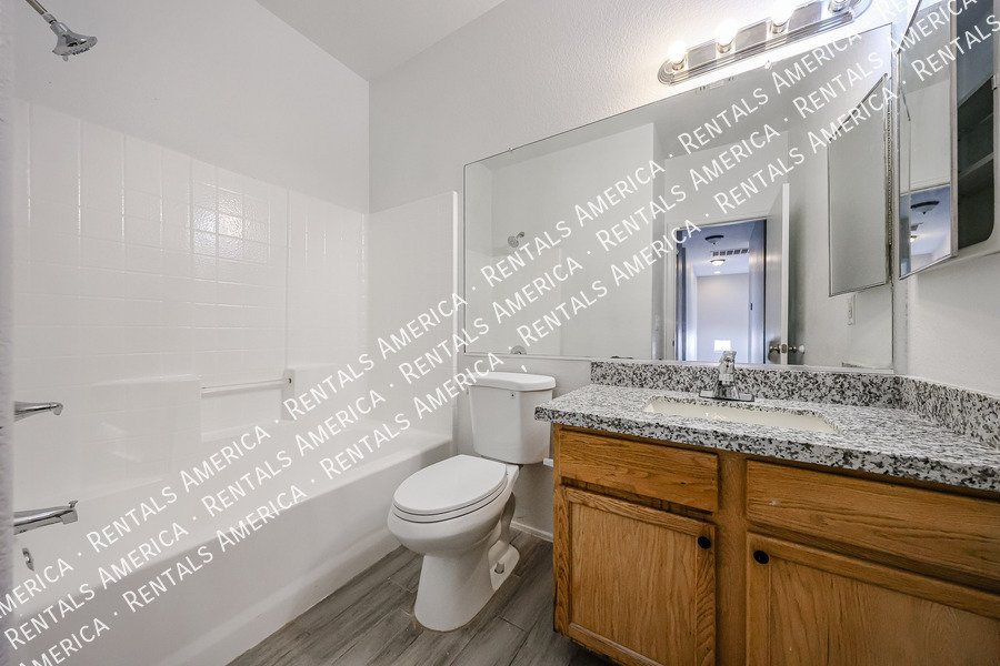 3825 S 60th Dr property image