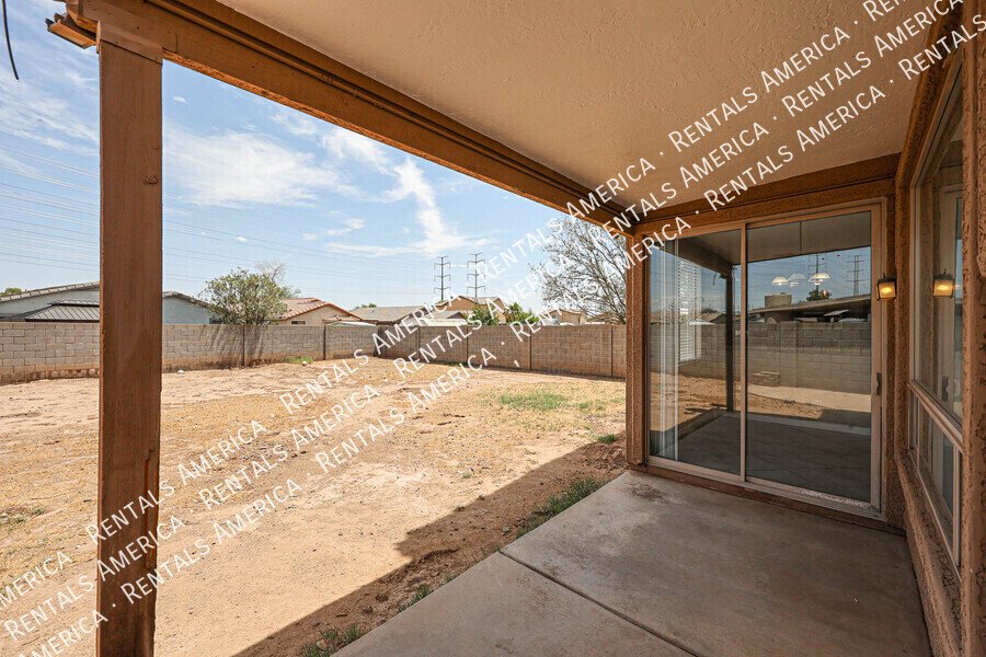 3825 S 60th Dr property image