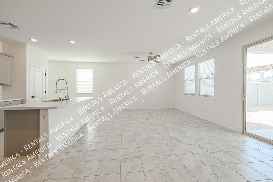 3-bed/2-bath home in Maricopa! property image