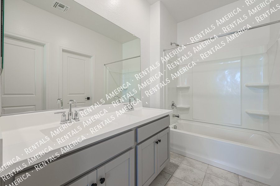 3-bed/2-bath home in Maricopa! property image