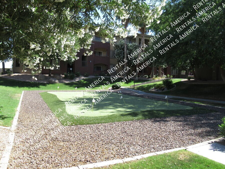 Spaciious 3rd story 1 bedroom condo in the Gated Red Rox Community! property image