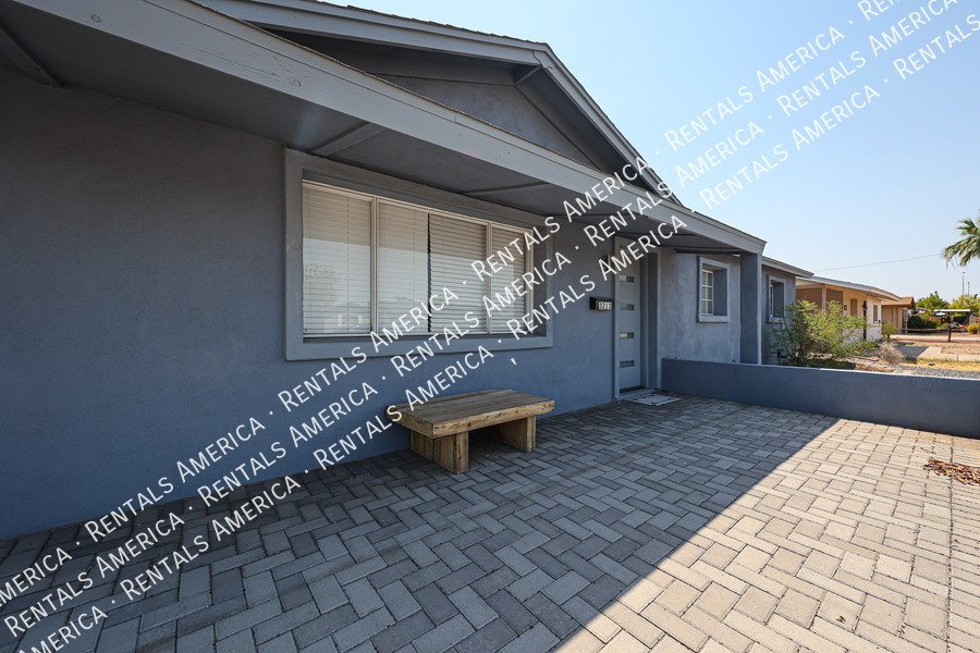 3 bedroom 2 bathroom + Sun Room in Tempe! NO HOA! property image