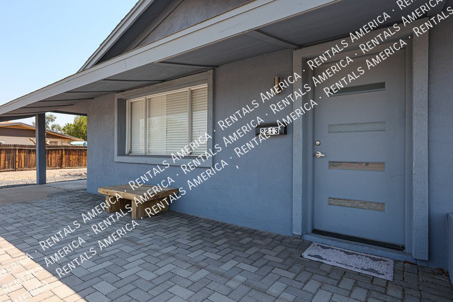 3 bedroom 2 bathroom + Sun Room in Tempe! NO HOA! property image