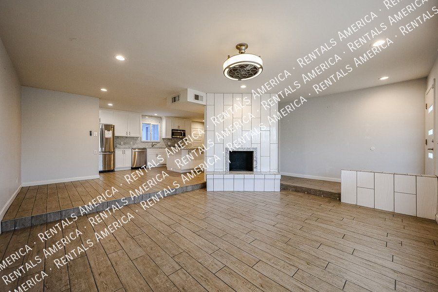 3 bedroom 2 bathroom + Sun Room in Tempe! NO HOA! property image