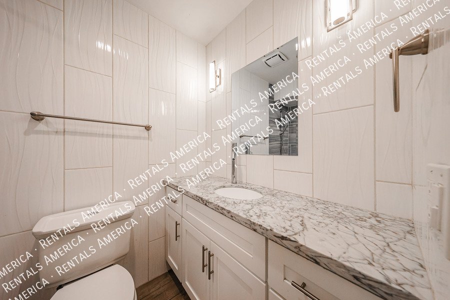 3 bedroom 2 bathroom + Sun Room in Tempe! NO HOA! property image