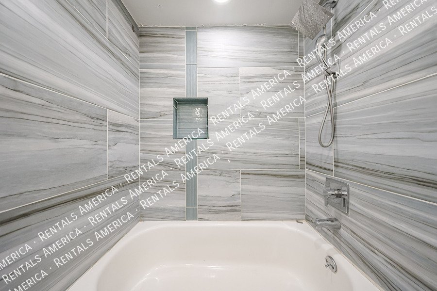 3 bedroom 2 bathroom + Sun Room in Tempe! NO HOA! property image