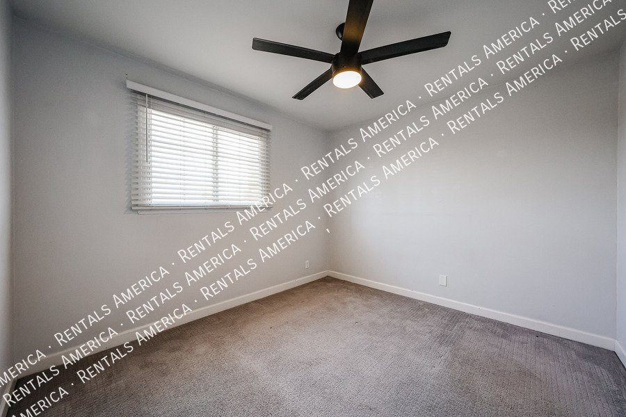 3 bedroom 2 bathroom + Sun Room in Tempe! NO HOA! property image