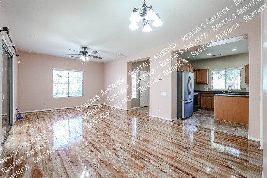 2127 W Monte Cristo Ave property image