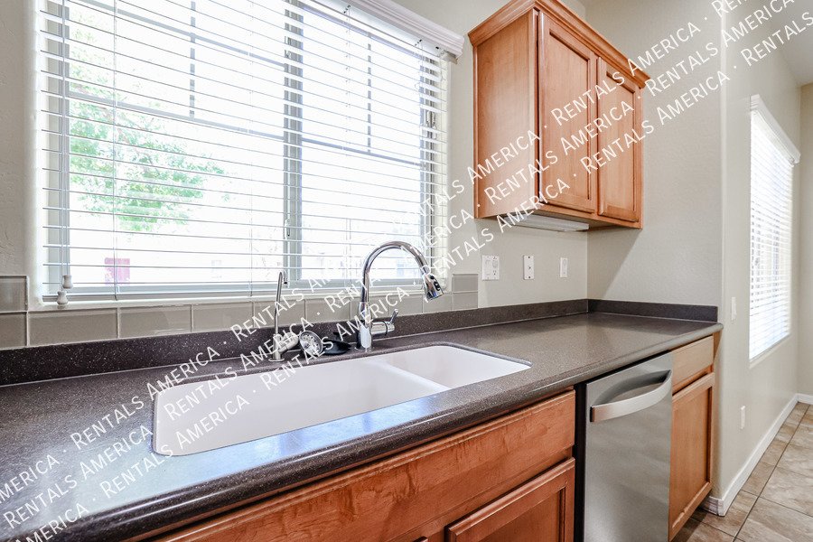 2127 W Monte Cristo Ave property image