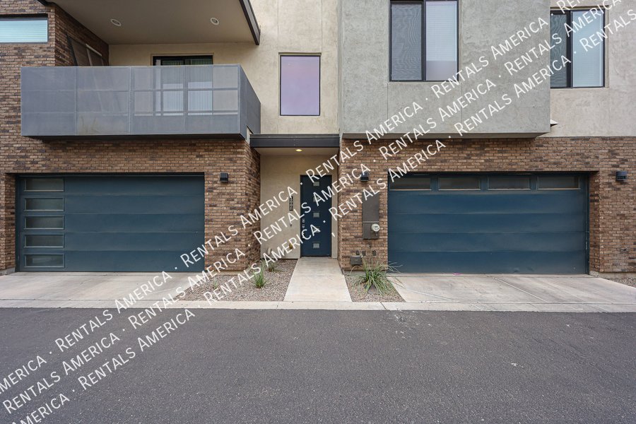 Available 3 Bedroom 2.5 Bath Tempe Townhome property image