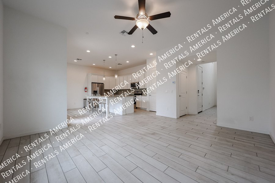 Available 3 Bedroom 2.5 Bath Tempe Townhome property image