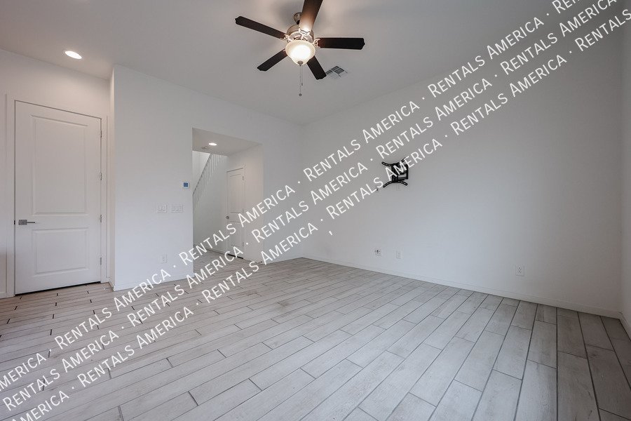 Available 3 Bedroom 2.5 Bath Tempe Townhome property image