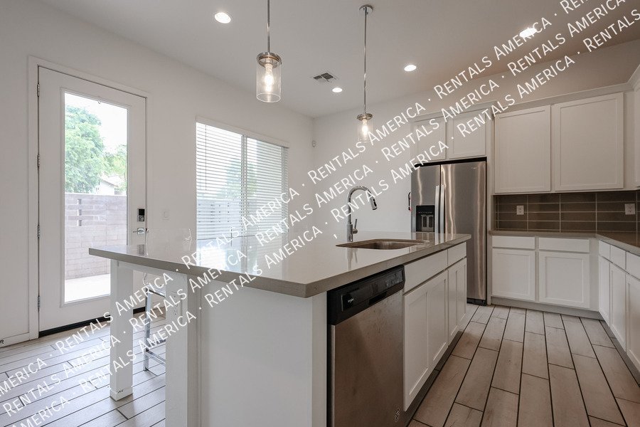 Available 3 Bedroom 2.5 Bath Tempe Townhome property image