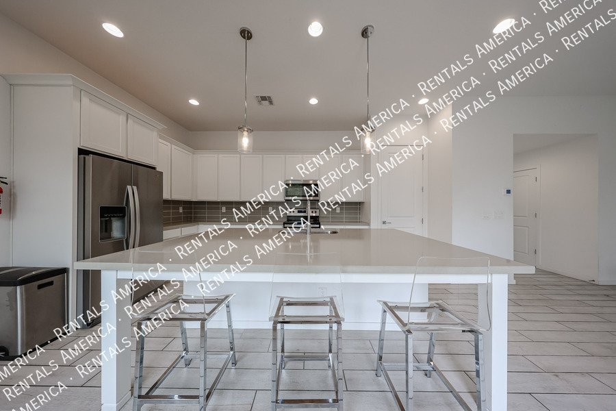 Available 3 Bedroom 2.5 Bath Tempe Townhome property image