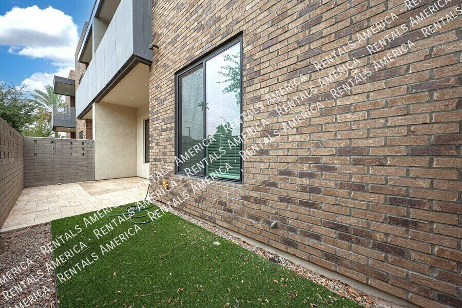 Available 3 Bedroom 2.5 Bath Tempe Townhome property image