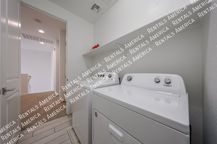 Available 3 Bedroom 2.5 Bath Tempe Townhome property image