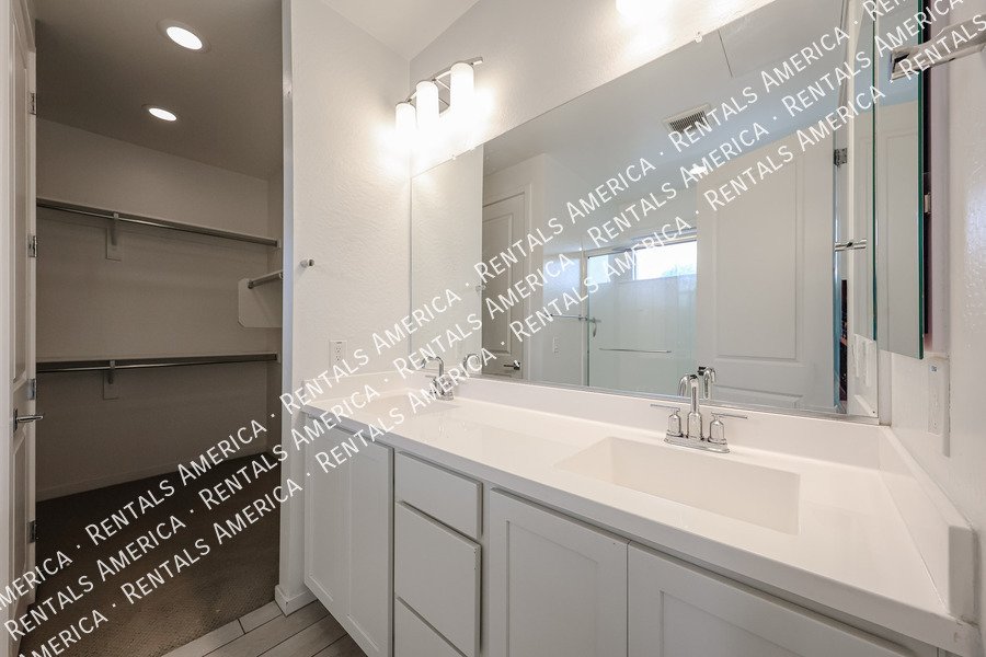 Available 3 Bedroom 2.5 Bath Tempe Townhome property image