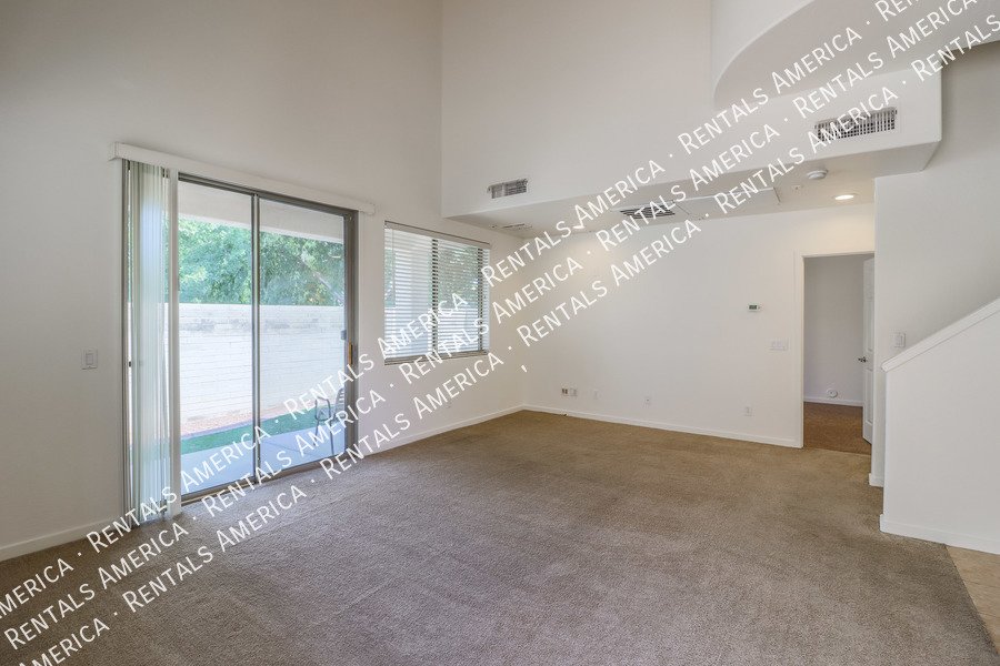 Large 3 Bedroom Mesa Townhome With Loft & Garage!!! property image