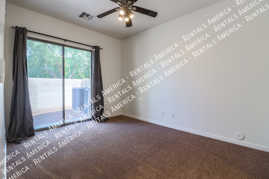 Large 3 Bedroom Mesa Townhome With Loft & Garage!!! property image