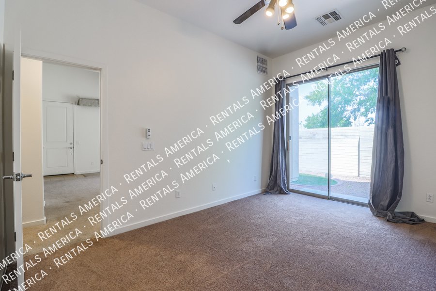 Large 3 Bedroom Mesa Townhome With Loft & Garage!!! property image