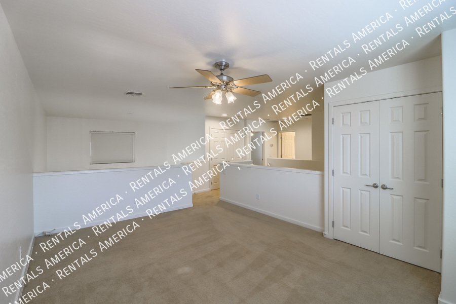 Large 3 Bedroom Mesa Townhome With Loft & Garage!!! property image